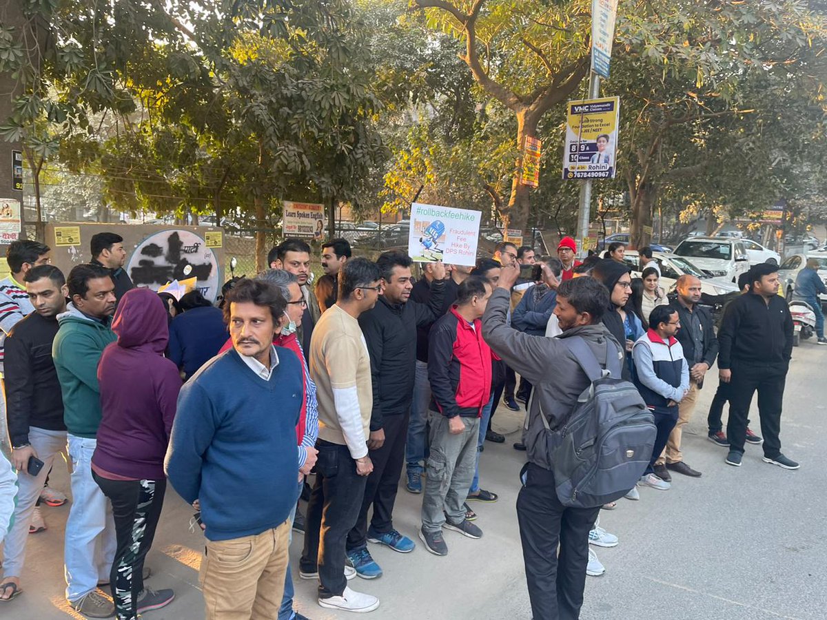 DPSRParents2022's tweet image. स्कूल ने अभी तक कोई कार्यवाही नही की है,न फ़ी DPS पोर्टल पर कम की है,न ही ज्यादा ली गयी फ़ी वापसी के लिए कोई initiative लिया गया है,आज @Dir_Education के आर्डर समर्थन में,भारी सँख्या में  पेरेंट्स ने signature कैंपेन में हिस्सा लिया,ताकि आर्डर को जल्द से जल्द इम्पलीमेंट किया जाए।