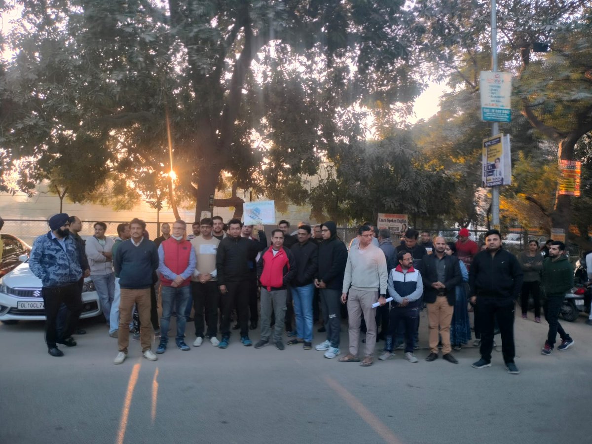 DPSRParents2022's tweet image. स्कूल ने अभी तक कोई कार्यवाही नही की है,न फ़ी DPS पोर्टल पर कम की है,न ही ज्यादा ली गयी फ़ी वापसी के लिए कोई initiative लिया गया है,आज @Dir_Education के आर्डर समर्थन में,भारी सँख्या में  पेरेंट्स ने signature कैंपेन में हिस्सा लिया,ताकि आर्डर को जल्द से जल्द इम्पलीमेंट किया जाए।