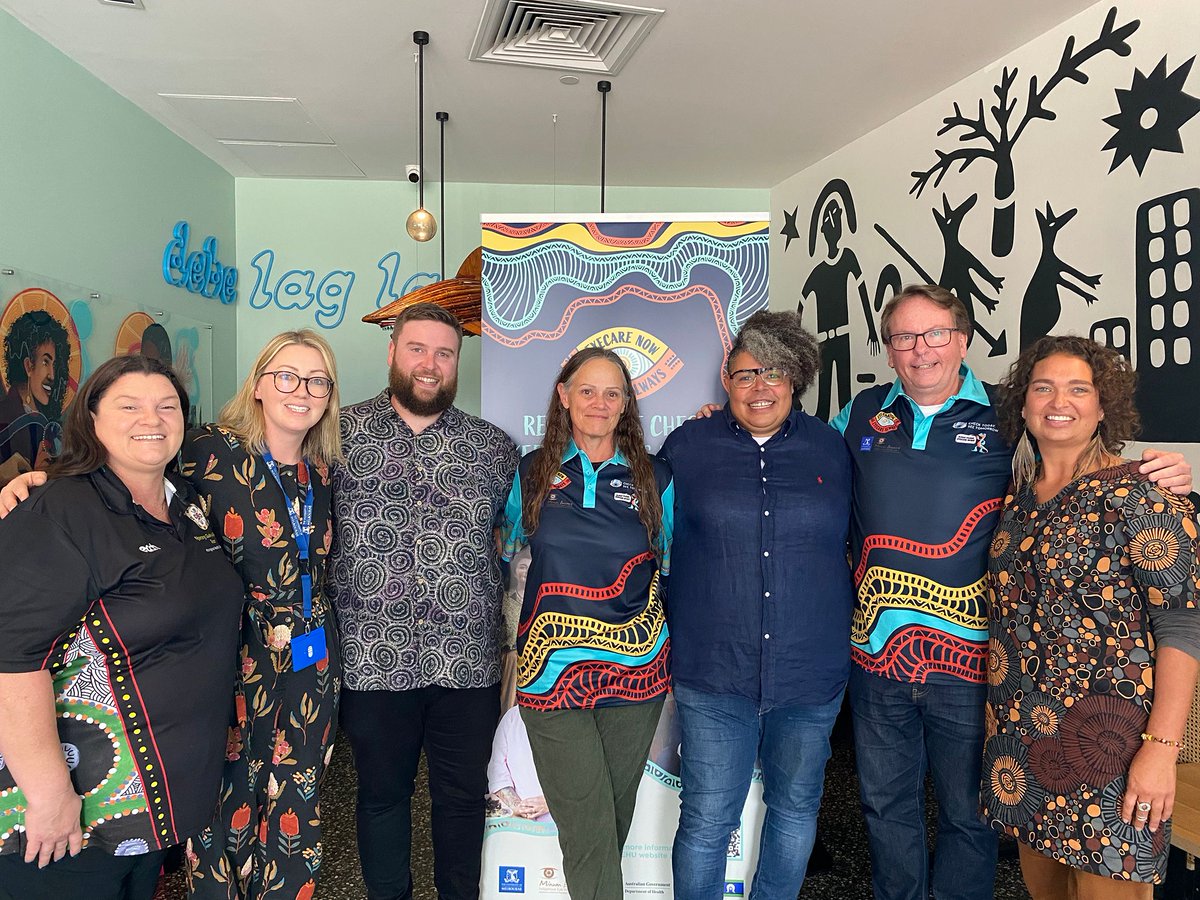 IEHU_UniMelb's tweet photo. Nornie Bero with @IEHU_UniMelb staff and Project Steering Group launching the new ‘Eyecare Now, Eyecare Always’ resources at 'Big Esso’ by Mabu Mabu in Federation Square. Nornie features in the new resources.
#RegularEyeChecks #ENEA #MabuMabu https://t.co/KMyb67N2zy