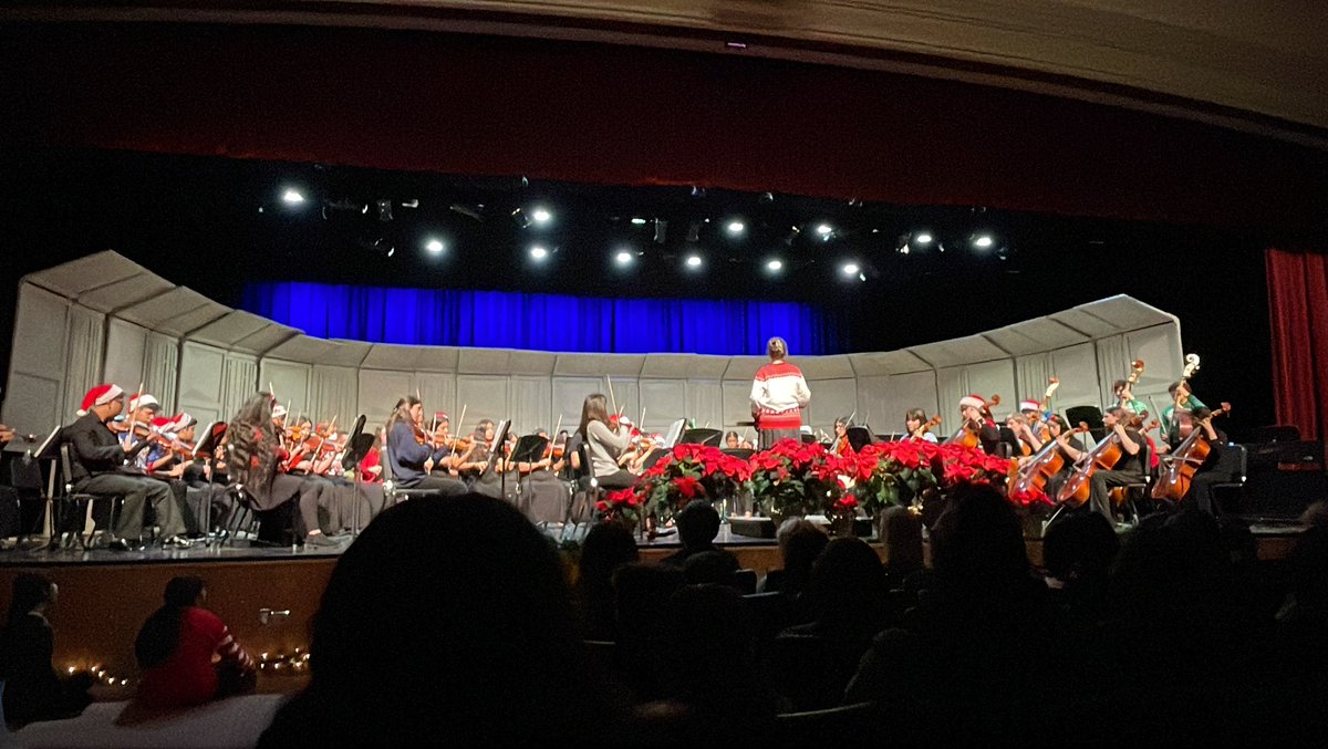 WeGoHumanities's tweet image. Fun performances tonight at the WCCHS Orchestra Holiday Concert. A shout out to the Leman Middle School 6th, 7th, &amp;amp; 8th grade orchestras who performed tonight as well!  @WeGoActivities @CHSD94