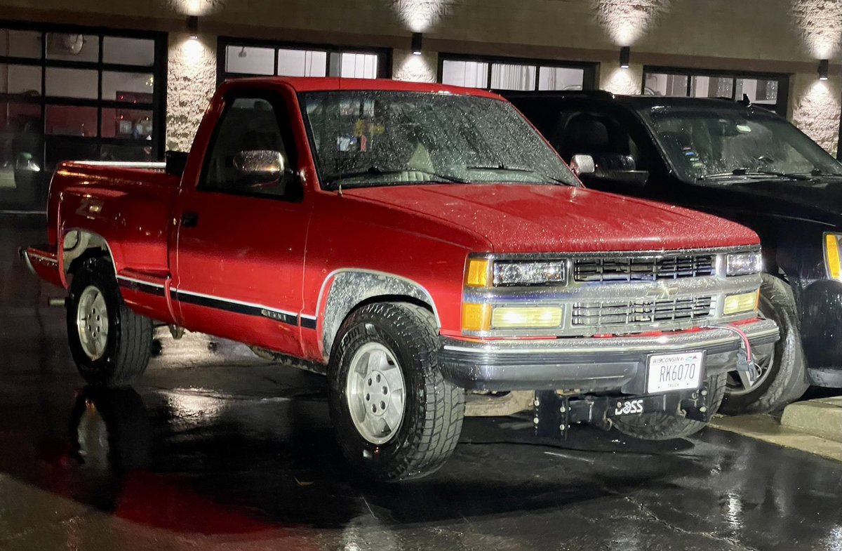 Car_Guy_Tom's tweet photo. Trifecta! Short bed, regular cab, Stepside! #Chevy #Shorty #CarSpotter #regularcab #Shortbed https://t.co/F82C25QG08