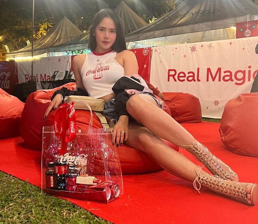 TurnerKatarina4's tweet photo. real magic !!
#Cocacola https://t.co/FVD9vFyWY3