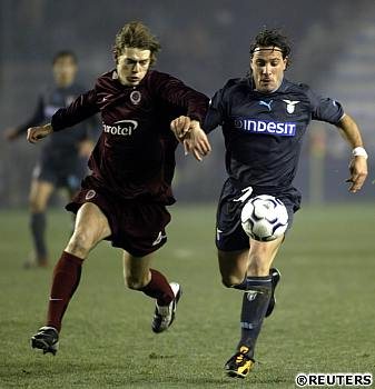 SvatoplukSamler's tweet photo. @DanPeterka @spartanske @kadlec_michal nicméně památnýmu zápasu #SPALAZ to nesahá ani po kotniky... to si myslim že byl mastrštyk historicky nepřekonatelnýho formátu, v celosvětovym měřítku
...a do toho eště mlžnej opar https://t.co/gBmEatlv7t