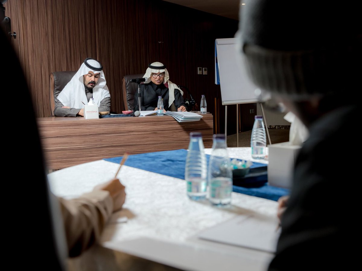 shababburaydah's tweet photo. أقامت جمعية وعي لدعم حقوق الملكية الفكرية بالشراكة مع #لجنة_شباب_بريدة لقاء تثقيفي (حقوق المصورين وفق أنظمة الملكية الفكرية) 
للمتحدث الاستاذ/عارف العضيلة ، أدار اللقاء 
الاستاذ/عبدالسلام الطريمان. https://t.co/Lp492lTYcw