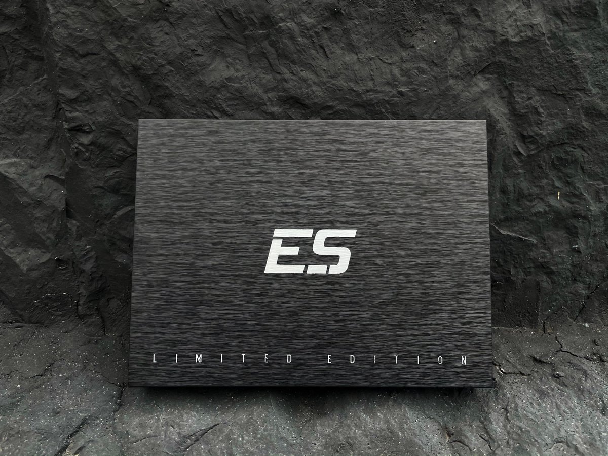 UltiverseDAO's tweet photo. 🥳Finally!! Our supplier has started to ship #ElectricSheep LV1 staking reward, 📓ES 0rigin physical story books, to our community! 

💙 Don't be stingy with sharing an unboxing vid/pic with us when received! 
👀 What's the No. of yours? https://t.co/NxUPklH8eV