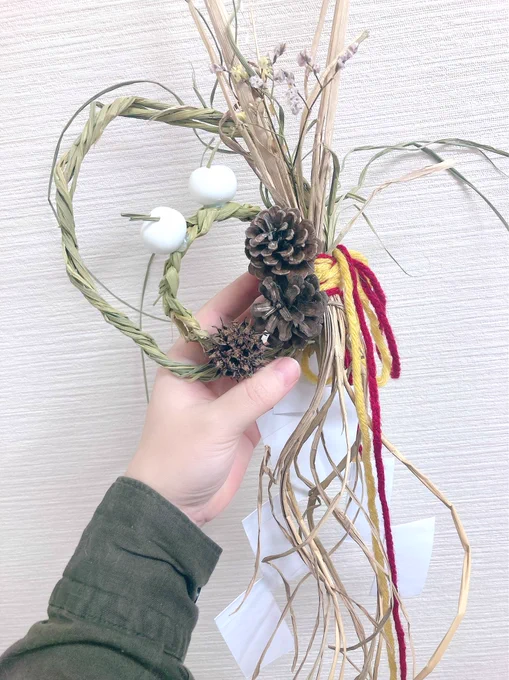 そんなわけで今年最後のワークショップはしめ縄飾り作りでした来年も楽しく出来ますように草鞋も編みたいんだけどなー#ワークショップ 