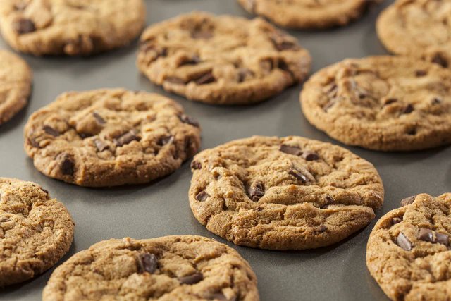 #BuongiornoATutti da @CasaLettori con i 'Chocolate chip cookies'  inventati nel 1938 nel Massachusetts, hanno nell'impasto grosse gocce di cioccolata e molto burro Sono croccanti e morbidi allo stesso tempo. #TripudioDiSapori per il nostro #IlMondoELaSuaPoesia a #CasaLettori