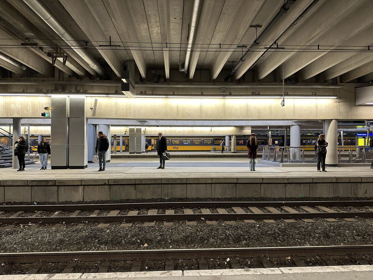 janverboom's tweet photo. @AnneMariedejon5 @NS_online Hier wel hoor Den Bosch - Utrecht CS - Amsterdam πππ½π₯³#keepupthespirit π€π½ https://t.co/qhd6kYObYh