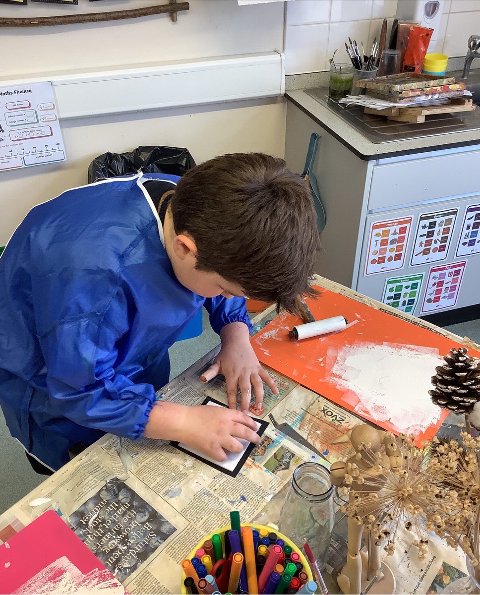 Year 2 have had a wonderful time printing this half term. Check out their wonderful winter themed wallpapers!