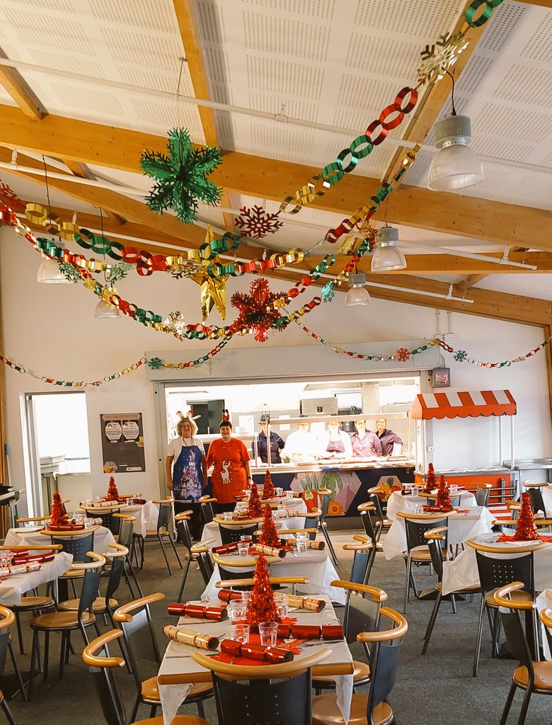 Maybury_School's tweet photo. Our restaurant is all ready for our annual Christmas lunch 🎄🎄🎄🎄🎄🎄 @HumberEdTrust https://t.co/3JUXyHUa7O
