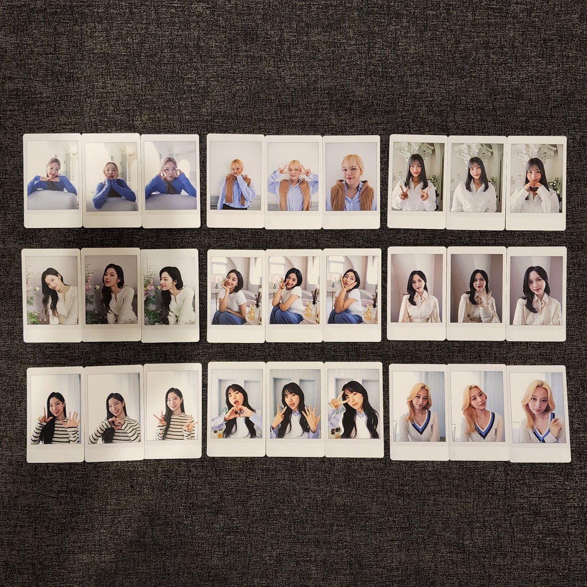 golryongkori82's tweet photo. 트와이스 7주년 전시회 팝업스토어
온라인 이벤트 폴라로이드 포카 27종
#TWICE    7th anniversary https://t.co/rEmh0qLVax