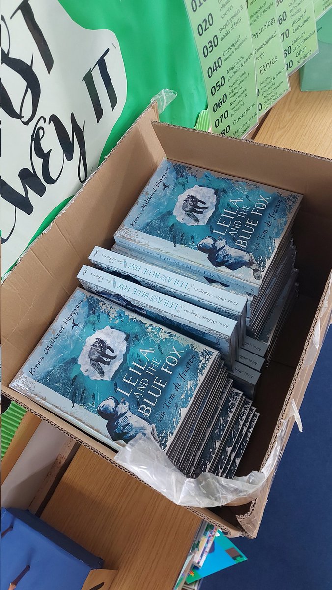 🎄 "It's the most wonderful time of the year" 🎄 
What a treat for Y6 - a whole class set of hardbacks for Leila and the Blue Fox from @Kiran_MH