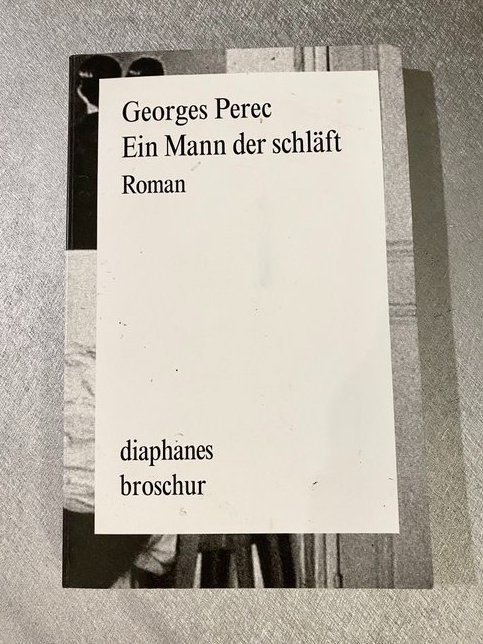 GgwliteraturUP's tweet photo. #WirBuch v. @StieglerBernie: Zu einem Treffen des Lesekreises, sagen wir an einem Schweizer See, brächte ich dieses Romanwunder mit, Gegenteil alltäglicher Banausie. Jeder Satz nennt eine objektive raumzeitliche Tatsache, spricht aber gleichzeitig unmittelbar von Kunst. #litvent https://t.co/m5lh4hdd6Y