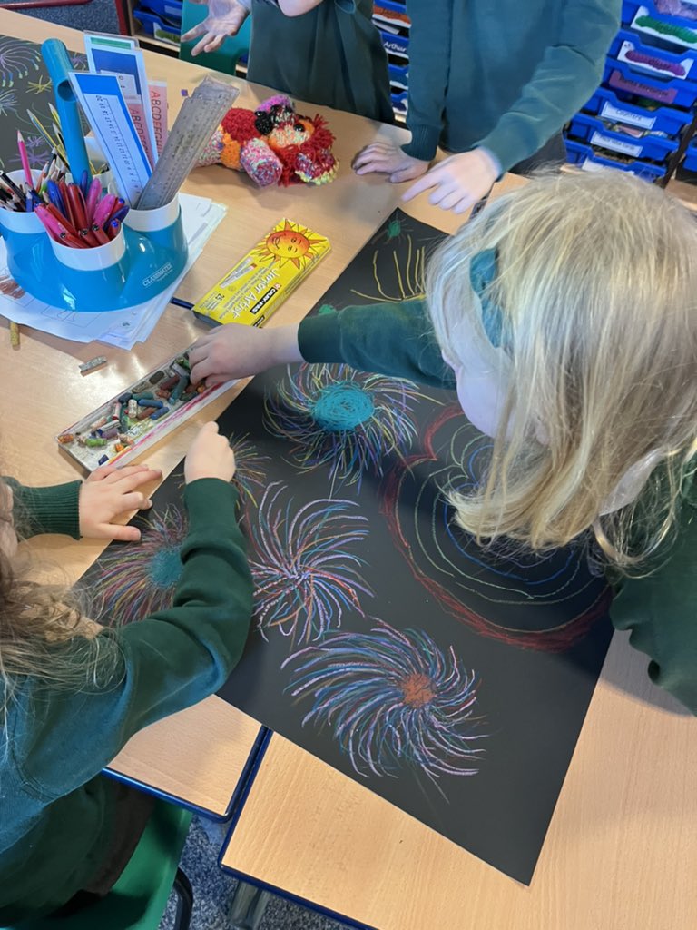 KPSFeed's tweet photo. #KPSYear2 We have investigated how oil, water and food colouring mix in water to create fireworks. We then showed these findings by creating a firework display! #KPSScience #KPSArt #Creative #Fun #Arty https://t.co/i682EHX3SA