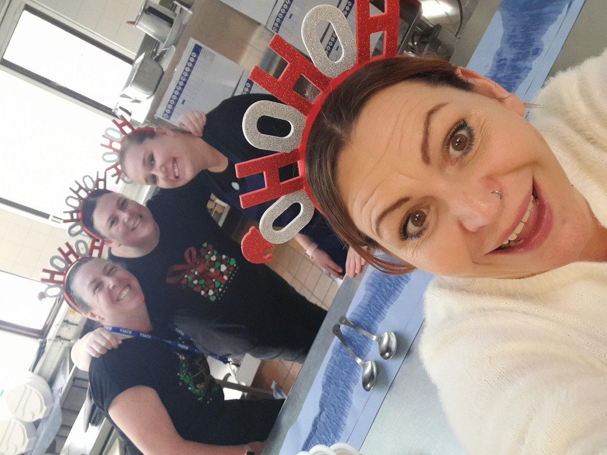 mandy_skilling's tweet photo. We are ready for Xmas lunch here at St Leonard's kitchen https://t.co/aj7AQsFLxq