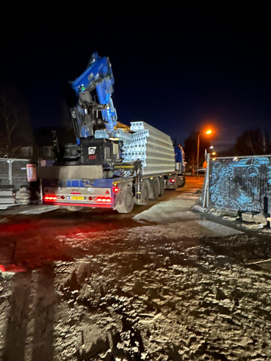 rschepbeton's tweet photo. vandaag o.a. bezig bij basisschool de Vlieger te Purmerend. vloeren draaien voor Bmts. Buitenhuis https://t.co/aWzkejfcPI