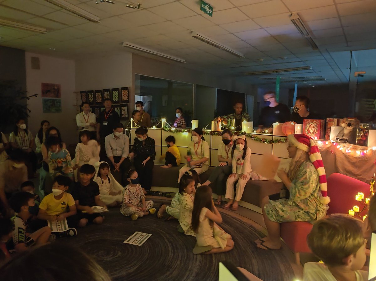 leticarino's tweet photo. Candlelight readaloud @ISPPCambodia @ISPPESLibrary #isppreads Stories read by parents & teachers in #Spanish #English #Khmer #Dutch #Mandarin & #German #InternationalMindedness What an eventful end of the year! https://t.co/uvgUaFrcKl
