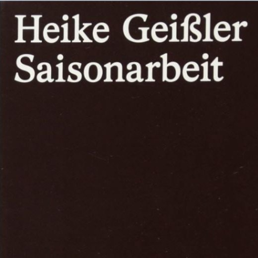 GgwliteraturUP's tweet photo. Als #WirBuch würde @judithanyways Heike Geißlers ›Saisonarbeit‹ mitbringen, weil es darin um das Weihnachtsgeschäft bei Amazon geht, und um prekäres Arbeiten und Schreiben. Und weil die Autorin eine wirklich besondere Form der Autofiktion und Adressierung findet. #litvent https://t.co/5aNfbFvGAT