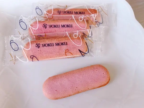 「【幸せすぎる〜】店頭じゃ買えない「ヨックモック楽天限定缶」 定番人気のシガールや」|BuzzFeed Japanのイラスト