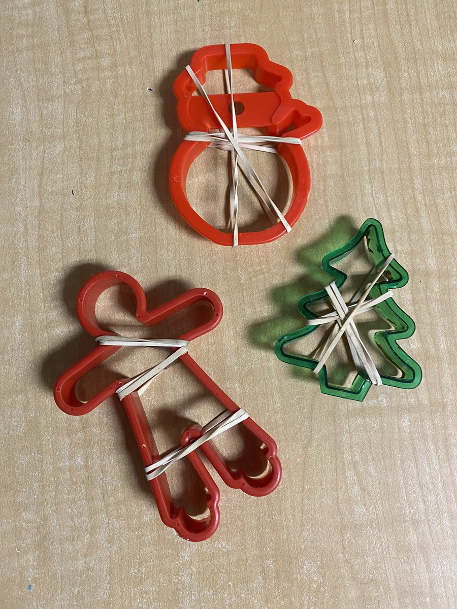 Fine motor work - remove the elastics from the cookie cutters! It’s more challenging than it appears!

#onted #Education #teaching #learning #wednesdaythought #Kindergarten #finemotor #literacy #earlyed #k12