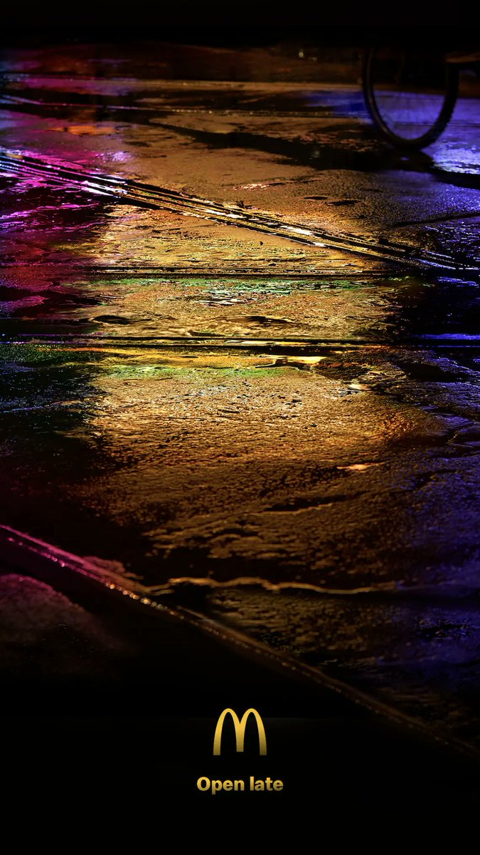 Quand McDonald's joue avec les reflets nocturnes pour promouvoir son service de nuit. Malin 🍟

Par l'agence DDB Aotearoa (2020)