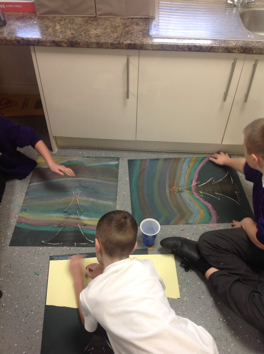 wla_y6's tweet photo. Some art work that year 6 have enjoyed working on this week 🖌🖊🖍 https://t.co/5ZKSjDicrk