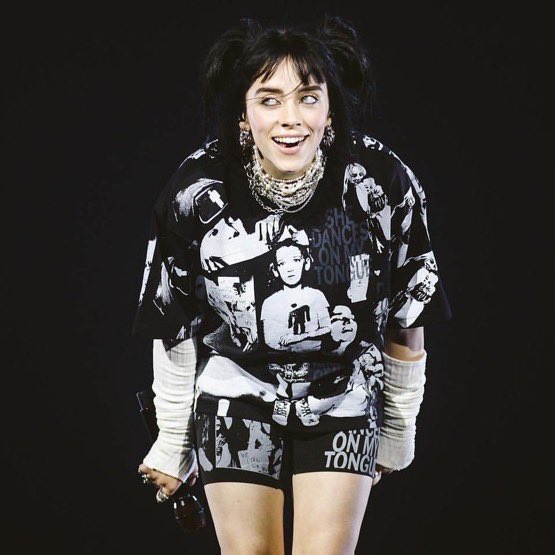 hostagewiwo's tweet photo. OH MY GOD BILLIE EILISH https://t.co/xWKIJuuT6P