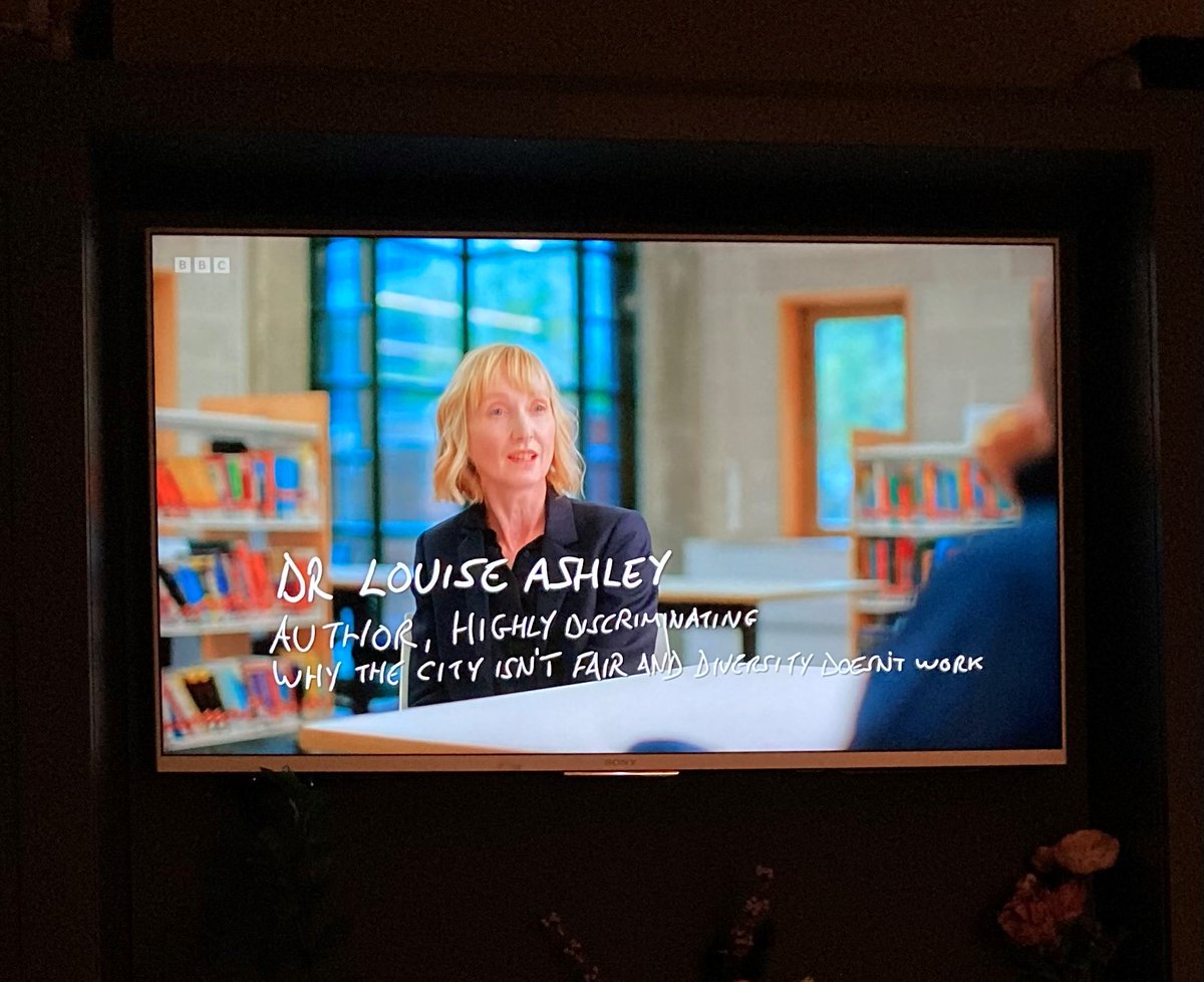 BrisUniPress's tweet image. Highly Discriminating, argues that hiring practices in the City are discriminating in favour of affluent applicants. 

Watch @drlouiseashley discuss her book in #HowToCrackTheClassCeiling from @BBCTwo @amolrajan bbc.co.uk/programmes/m00…

About the book: bristoluniversitypress.co.uk/highly-discrim…