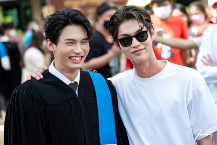 Tue_minh43's tweet photo. Congratulations ☀🎉✨
#BrightGraduate  #ไบร์ทวิน #bbrightvc #winMetawin #brightwin  #วินเมธวิน
May 27.      December 14 https://t.co/APtu8I2dCG