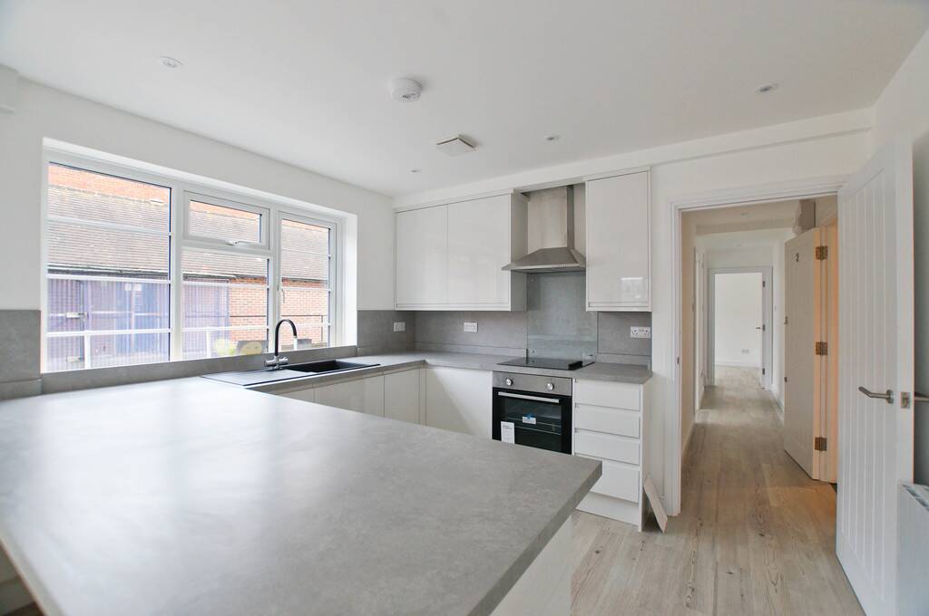 TodAnsteeProp's tweet image. INVESTMENT OPPORTUNITY to acquire six recently converted apartments, individually let on residential Assured Shorthold Tenancy Agreements, within #Chichester city centre. All the detail can be found on our website: todanstee.com/cgi-bin/proper… #propertyinvestment #landlords #todanstee