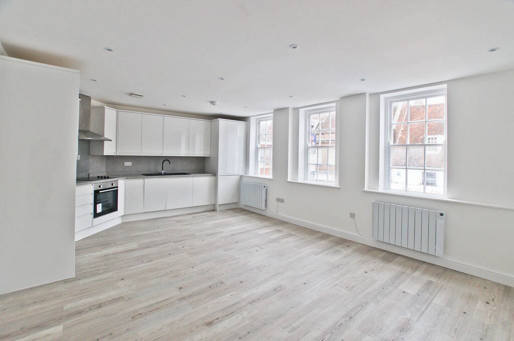 TodAnsteeProp's tweet image. INVESTMENT OPPORTUNITY to acquire six recently converted apartments, individually let on residential Assured Shorthold Tenancy Agreements, within #Chichester city centre. All the detail can be found on our website: todanstee.com/cgi-bin/proper… #propertyinvestment #landlords #todanstee