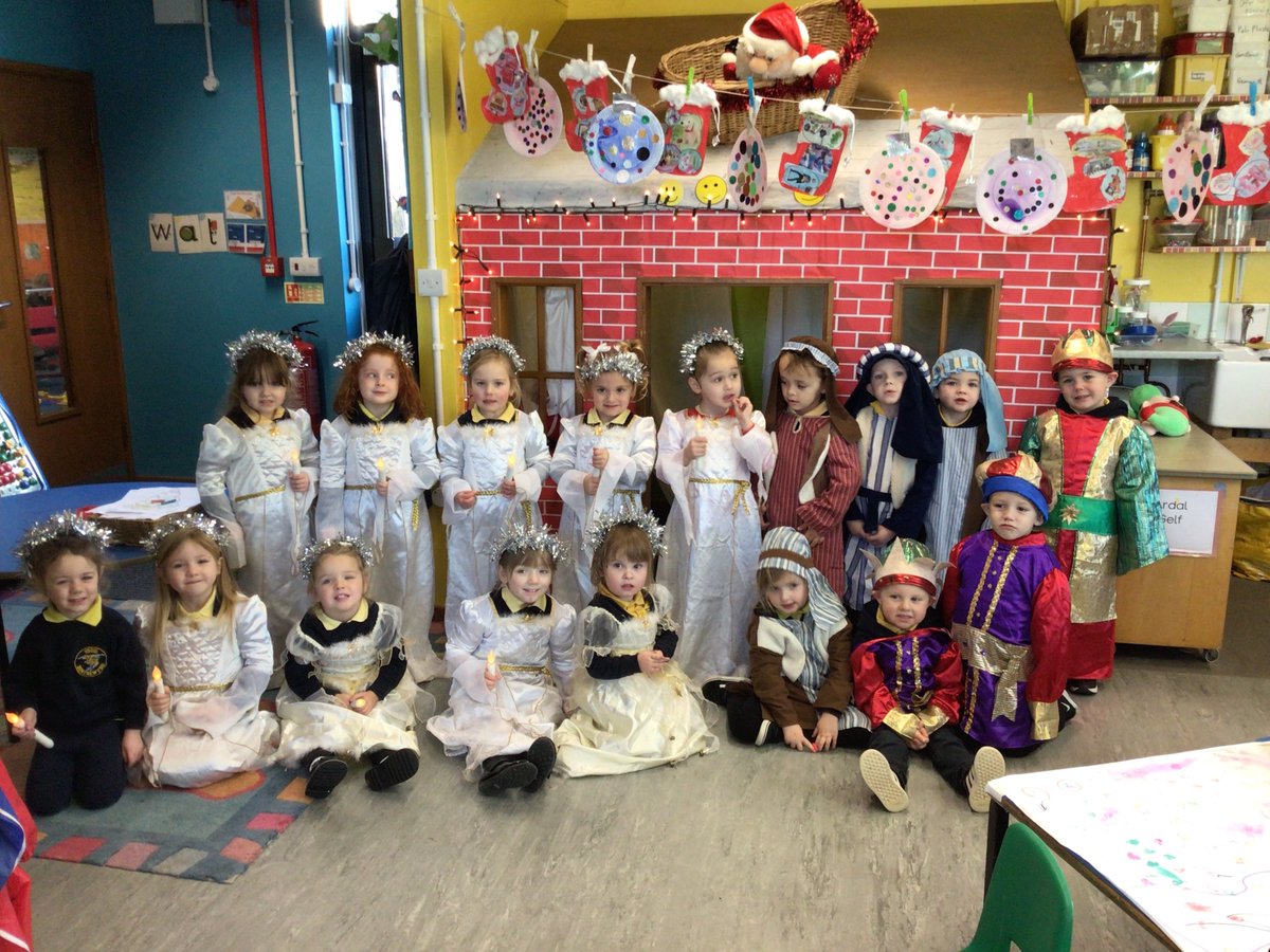 YBontnewydd's tweet photo. Mwynhaodd y Dosbarth Meithrin eu perfformiad Nadolig cyntaf ddoe. Diolch am ddod! 
The Meithrin Class enjoyed their first Christmas performance yesterday. Thanks for watching! https://t.co/SwV2n4OCIP