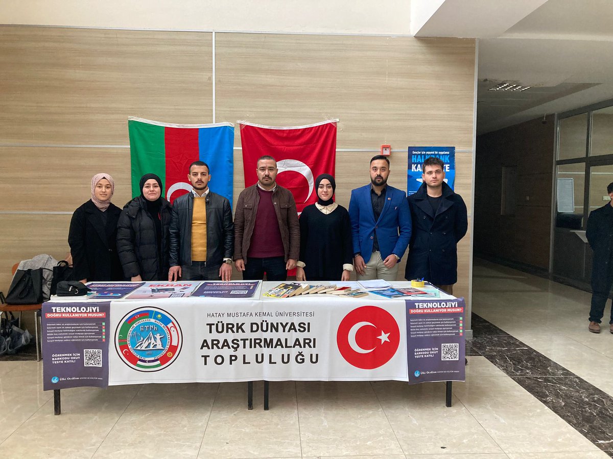 hmkutudat's tweet photo. Hatay Mustafa Kemal Üniversitesi Türk Dünyası Araştırmaları Topluluğu olarak açmış bulunduğumuz tanıtım standımızın sonuna geldik.
İlgilerinden dolayı öğrenci arkadaşlarımıza teşekkür ediyorum. #tudat #mkü #öğrencitoplulukları #hatay https://t.co/MWOh5oCaV9