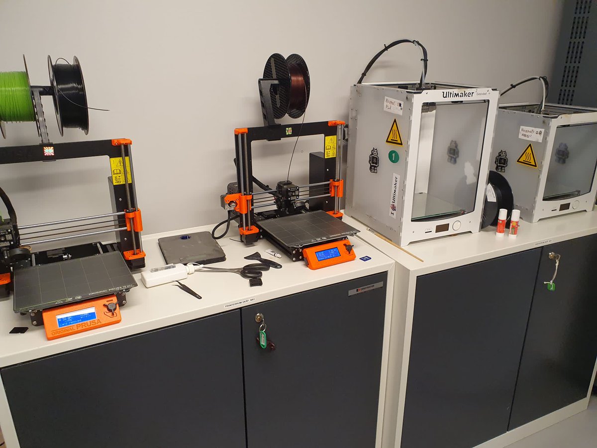 FclabFi's tweet photo. FCLab besök till Umeå. Första besöket var till
NTI-gymnasiet https://t.co/BUNxAeMNof
och andra besöket till Curiosum Makerspace https://t.co/rOuWx7Rbzf Mukaan tarttui ideoita ja ajatuksia omien tilojen kehittämiseen.

@onkoulu @ovningsskolan @NTIgymnasiet https://t.co/TBZW0znZRZ