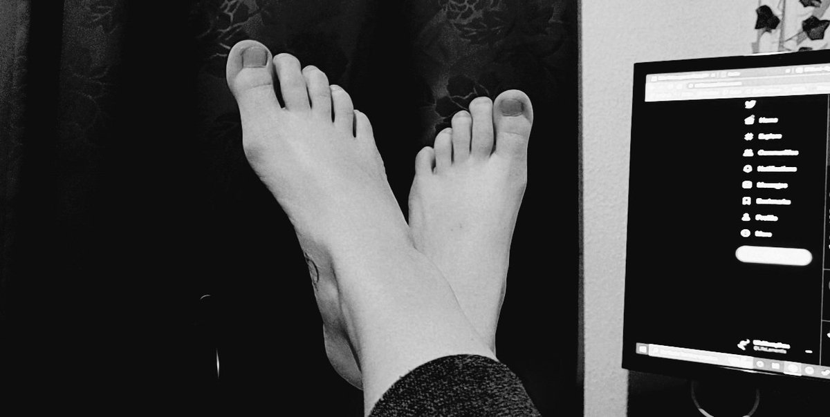 LifaLamentis's tweet photo. Antreten. Lady Lifa ist langweilig. Unterhaltet mich, ansonsten stopf ich dir meine Mauken in dein Drecksmaul. #findom #ladylifa #fußfetisch #fußliebe #feetfethish #feetworship #feetfinder #feetpicsforsales #feetselling #geldherrin https://t.co/B9fWY0a0ks
