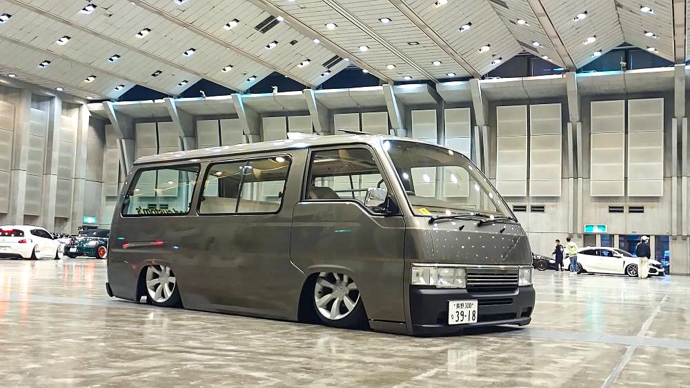 black_denm's tweet photo. #同一車両ビフォーアフター
1枚目 ただハイドロ組んだだけ 下がらん

2枚目 フィルム剥がして下半身塗り・スピンナー回ってるのが面白かっただけ

3枚目 つや消し・エスカホイール・ただエアサス組んだだけ 下がらん

4枚目 なう 下がった https://t.co/LevrLMEoNB
