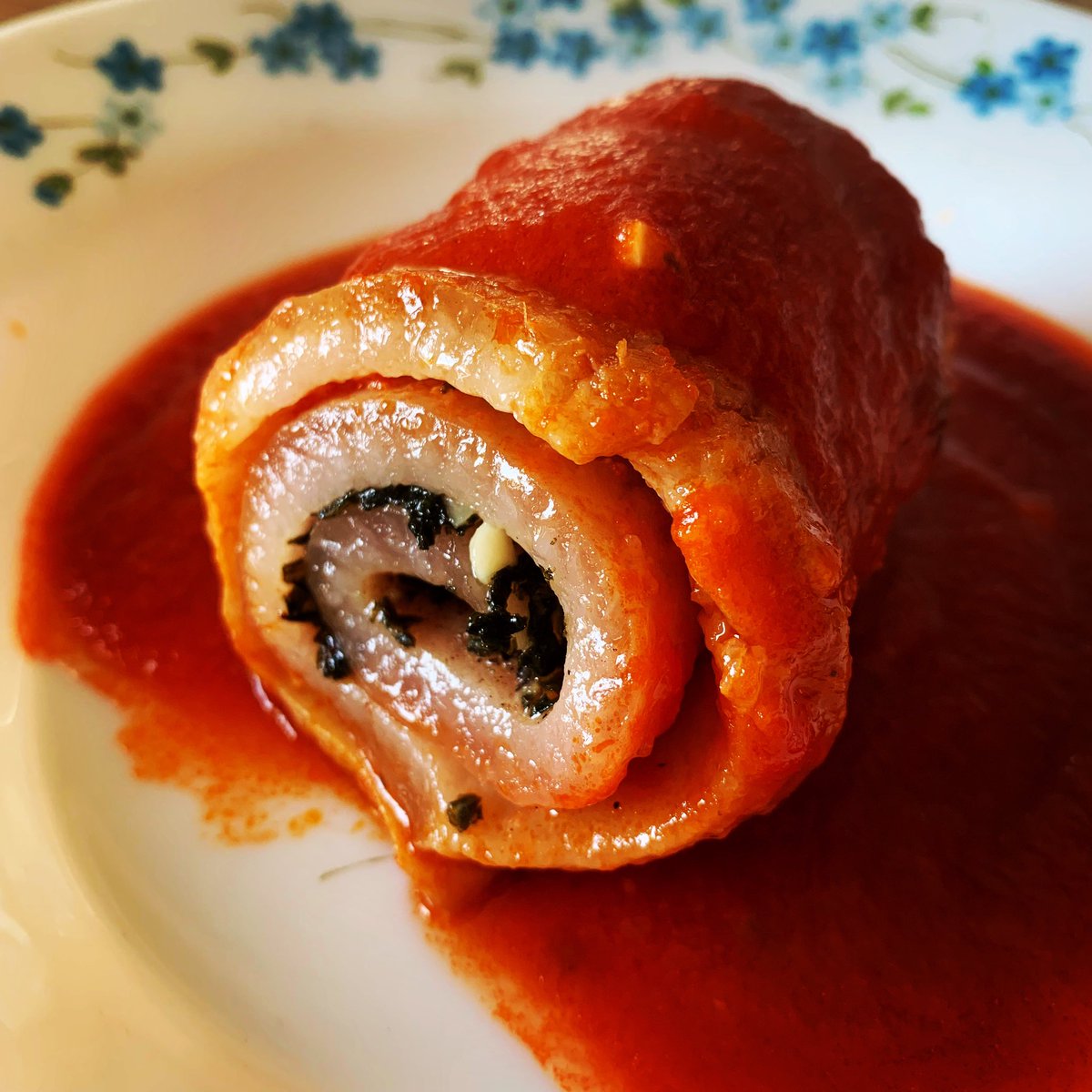 andreasofia's tweet photo. #Rinds. Coโ duโ spicci: #cotiche.
#italy #italian #kitchen #cuisine #dish #cibo #food #vino #wine #birra #beer #pranzo #lunch #aperitivo #pizza #cena #dinner #formaggi #cheese #salumi #curedmeat #vegetables #legumes #pasta #carne #meat #pesce #fish https://t.co/ZB4yghhT2E