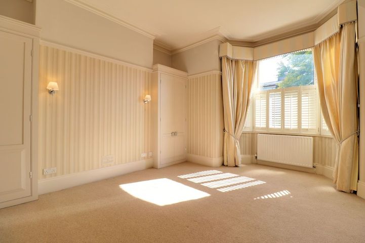 Lettings Instruction - 📍 Montpellier Grove, Cheltenham

£4,500 per calendar month

5 bedrooms | 3 bathrooms | open plan kitchen / breakfast / living room | drawing room | formal dining room | landscaped garden

#cheltenham #gloucestershire #cotswolds