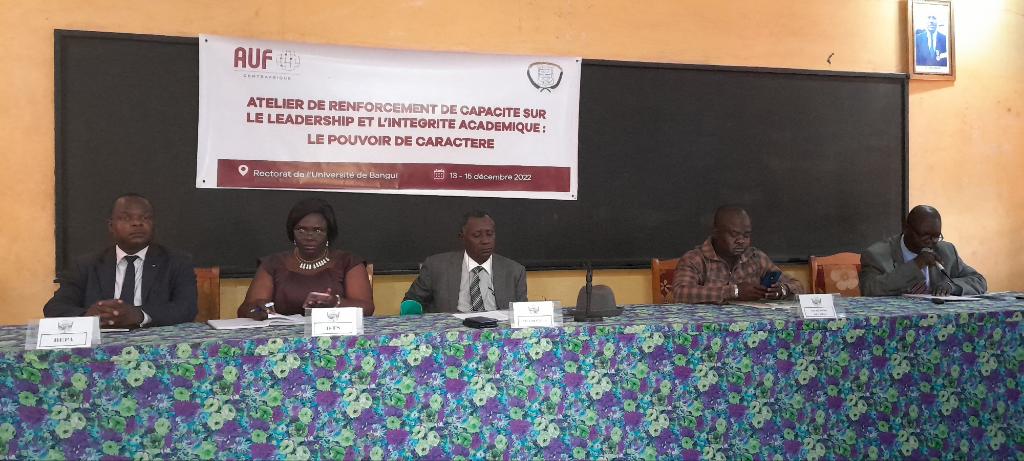 Le Prof Richard Filakota a participé ce 14 décembre au lancement de l'atelier de renforcement de capacité des enseignants de l'université de Bangui sur le leadership et l'intégrité académique. La communication du Prof Richard Filakota portera sur l'éthique et la déontologie.