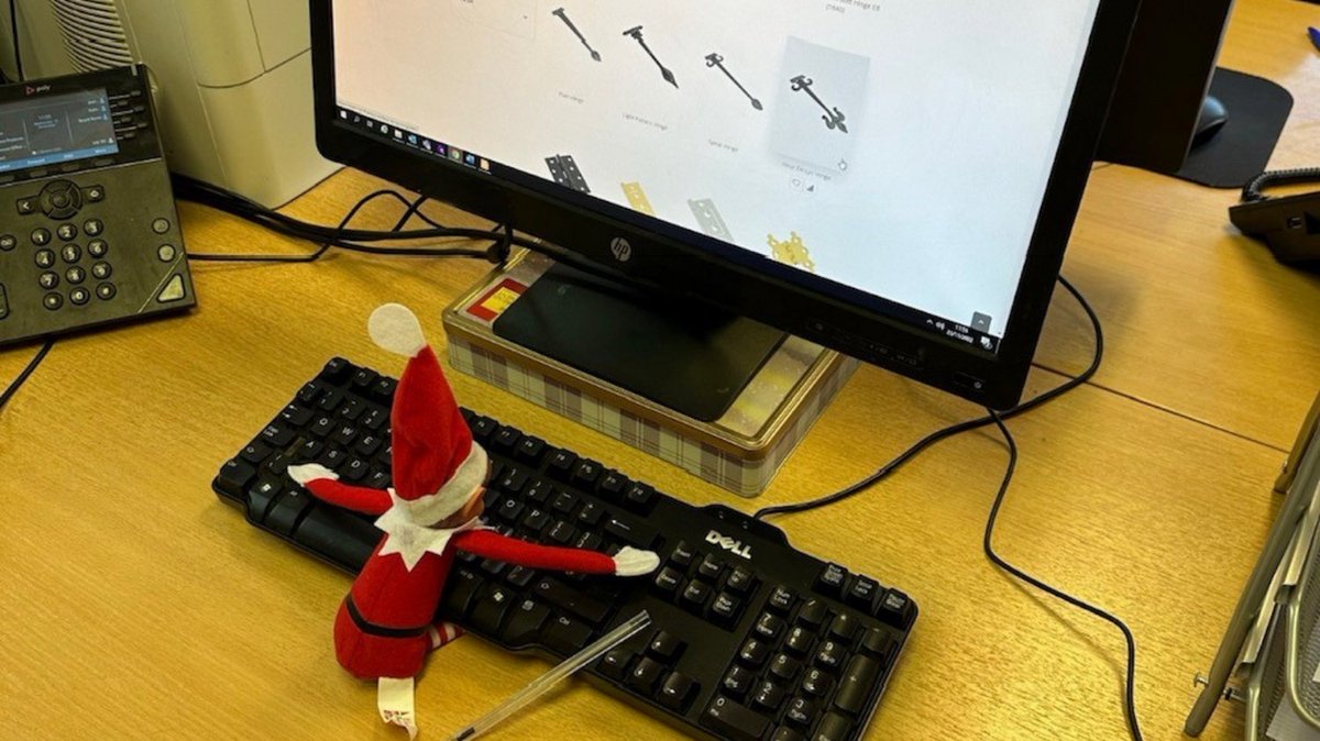 Chase_Hardware's tweet image. Elf is busy in the office today processing sales orders! We’re not sure if he’s helping or is more of a hindrance.

#ChaseHardware #Elf #ElfOnTheShelf #Christmas #CountdownToChristmas