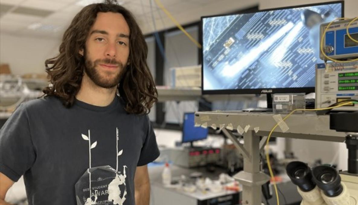 SantAnnaPisa's tweet photo. 👏 International Awards: Lorenzo De Marinis, research fellow of the #TeCIP Institute @SantAnnaPisa, was awarded with the Best Student Paper #Award at the international conference #ACP (Asia #Communications and #Photonics) 2022.
✍️ https://t.co/GcdTZnxzwn https://t.co/bbkT4qWy6U