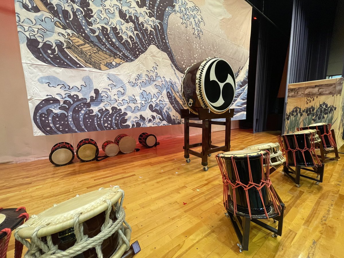 本日も二手に分かれて！
千葉県立松戸高等学校での演奏組と
福岡組はリハーサルでした！！

さてさて！めでたいの本公演も近くなってきました！
皆様、予約されましたか？🤔
公演は毎回違うものをやっております！
皆様のお越しをお待ちしております☺️🙏