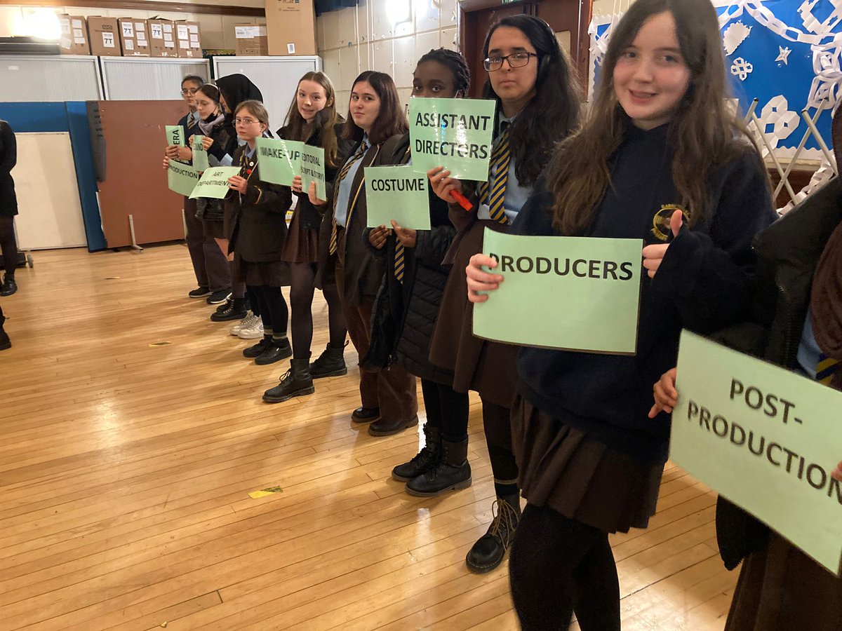 ndhs_exp's tweet photo. A massive thank you to @bbcrivercity for visiting @ndhsglasgow. The workshop gave our S3 &amp; Creative Industry pupils an insight into Film/TV roles and jobs. Discussions were about career paths and the different routes the pupils can take to achieve their goals. Thank you 🎭🎬 https://t.co/srAbdouno5