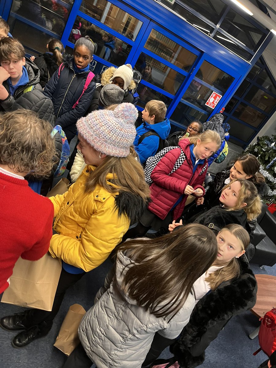 MissfrenchTPS's tweet photo. London ready 🎤 @TemplarsPrimary https://t.co/DT8agDqRnd