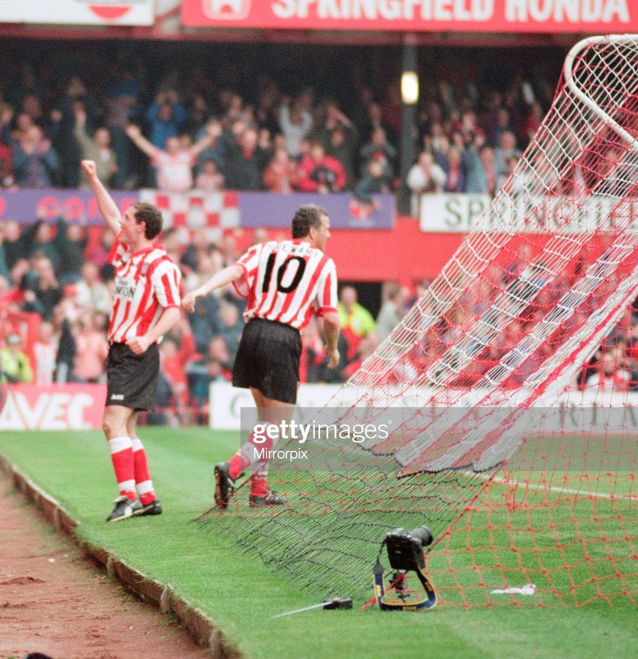 Happy Birthday the last two scorers at Roker Park; Chris Waddle and Allan Johnson. 