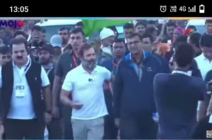 migrant_1990's tweet photo. बेरोज़गारी इंसान से क्या - क्या करवाती है। उफ!!! https://t.co/gdfhZyfLhW