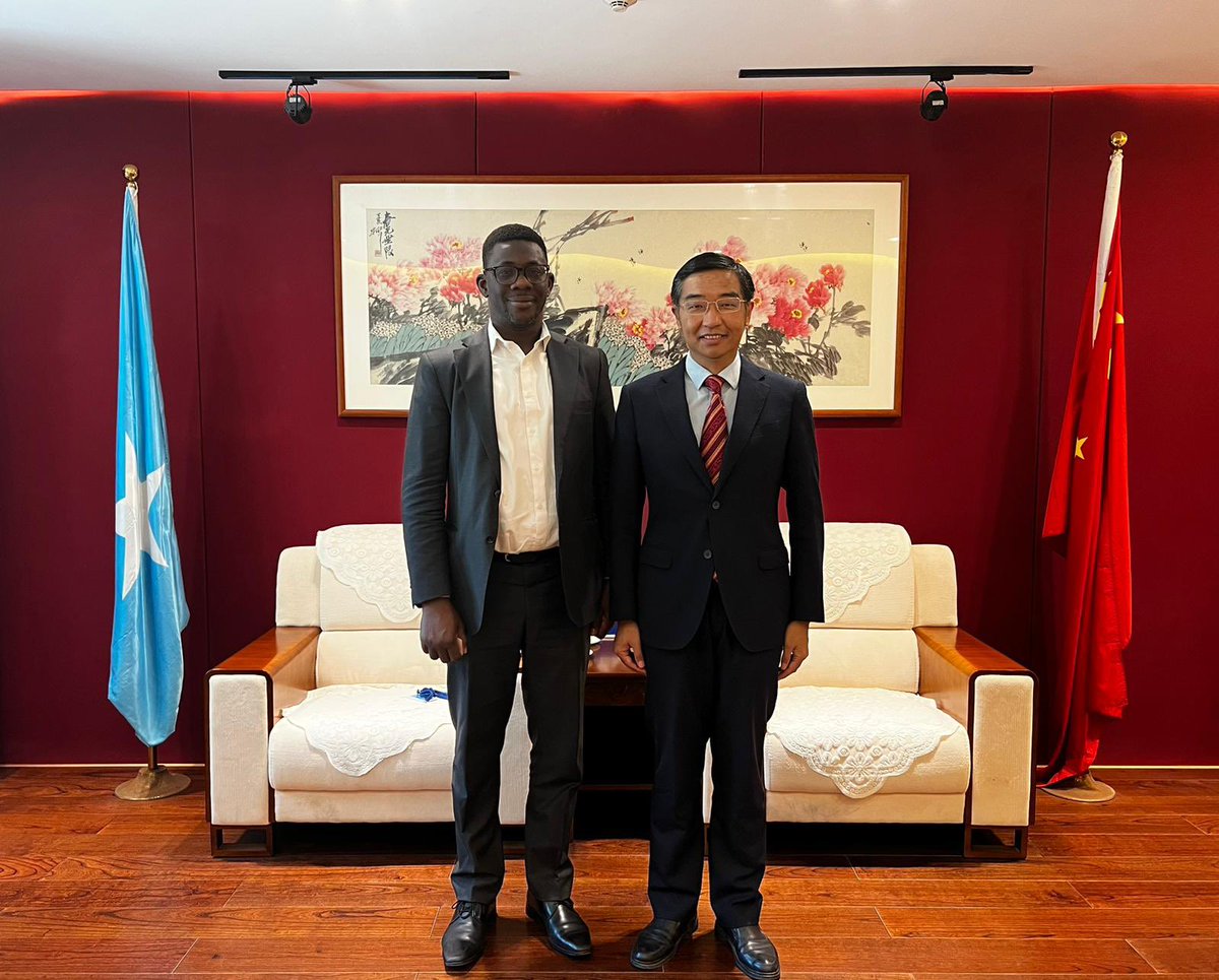 niyioju's tweet photo. Honoured to meet with the Chinese Ambassador to Somalia @FeiShengchao yesterday, facilitated by Anqi Che https://t.co/a22SV8Ywex