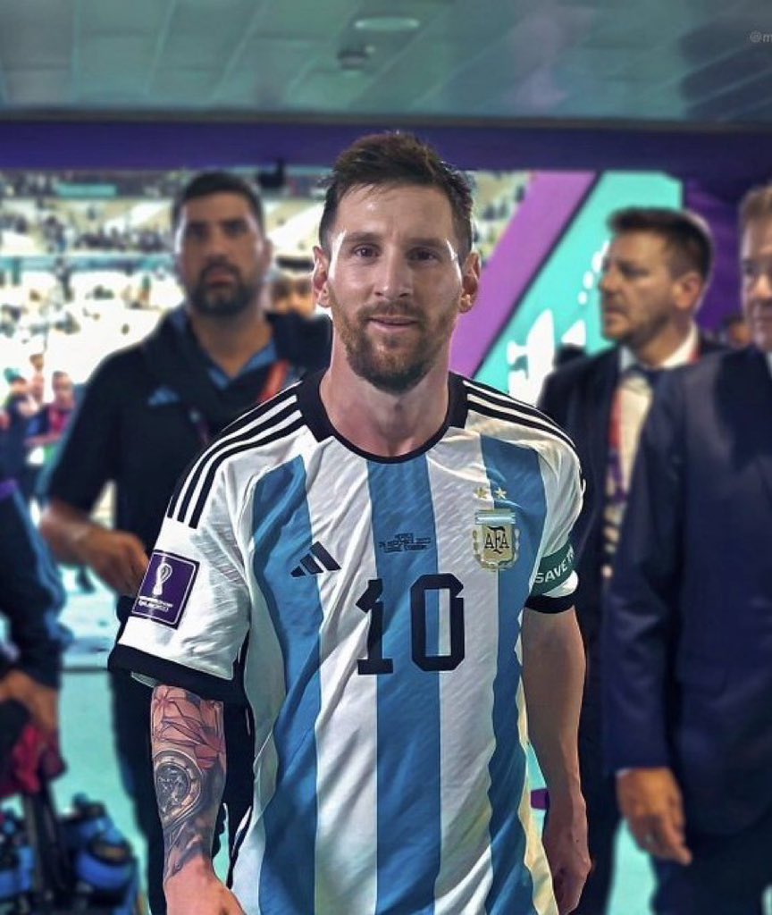 🇦🇷 Lionel Messi this season: 

🏟️ 28 matches 
⚽️ 22 goals 
🎯 18 assists 

✅ Sent his country to the World Cup final 
🥇 Top scorer at the World Cup
🥇 Most assists at the World Cup 

👑 Voted MOTM 4 times in 6 matches 

All at 35 years old... It's wild. 👏

#ARG | #FIFAWorldCup