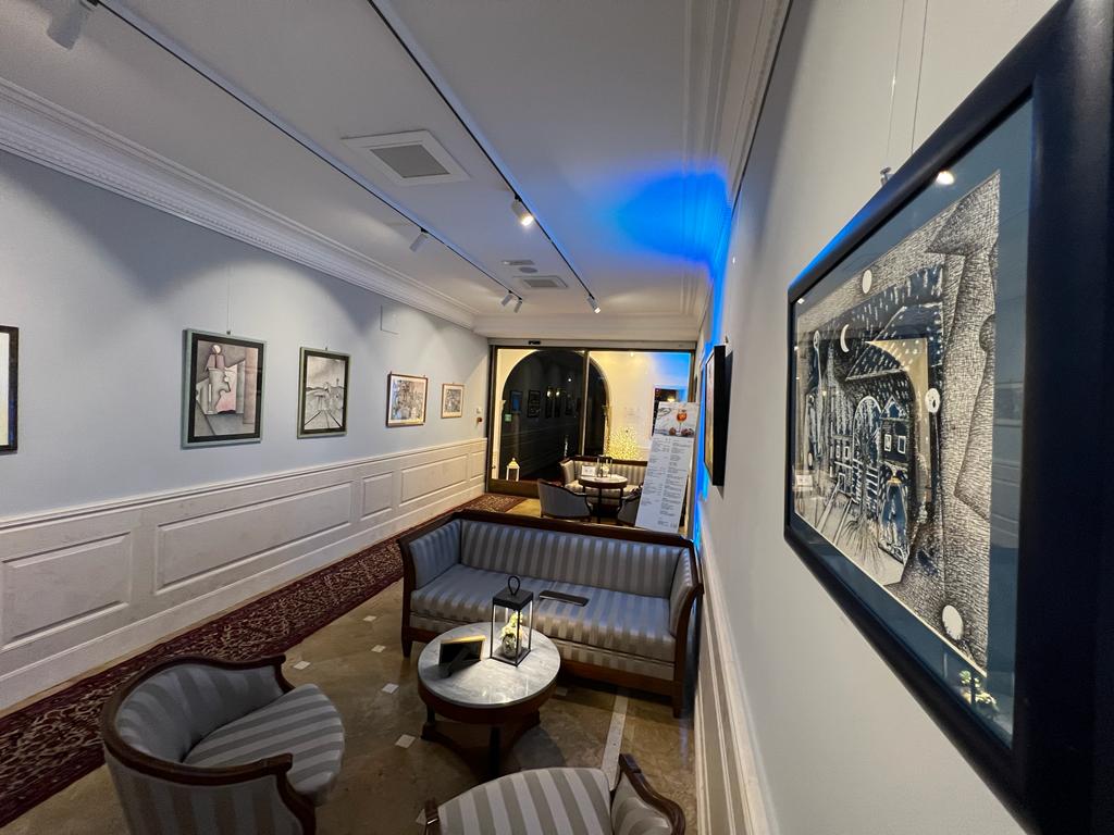 #Venice = #art and art is at home in our #hotel!
Until 2 February 2023 you can find in our #reception and in our hal the works of Paolo Pucinischi, an artist from Carpineto Romano.

#allangeloarthotel #hotelnearsanmarco #hotelavenezia  #venise #venedig #venecia #hotelinvenice
