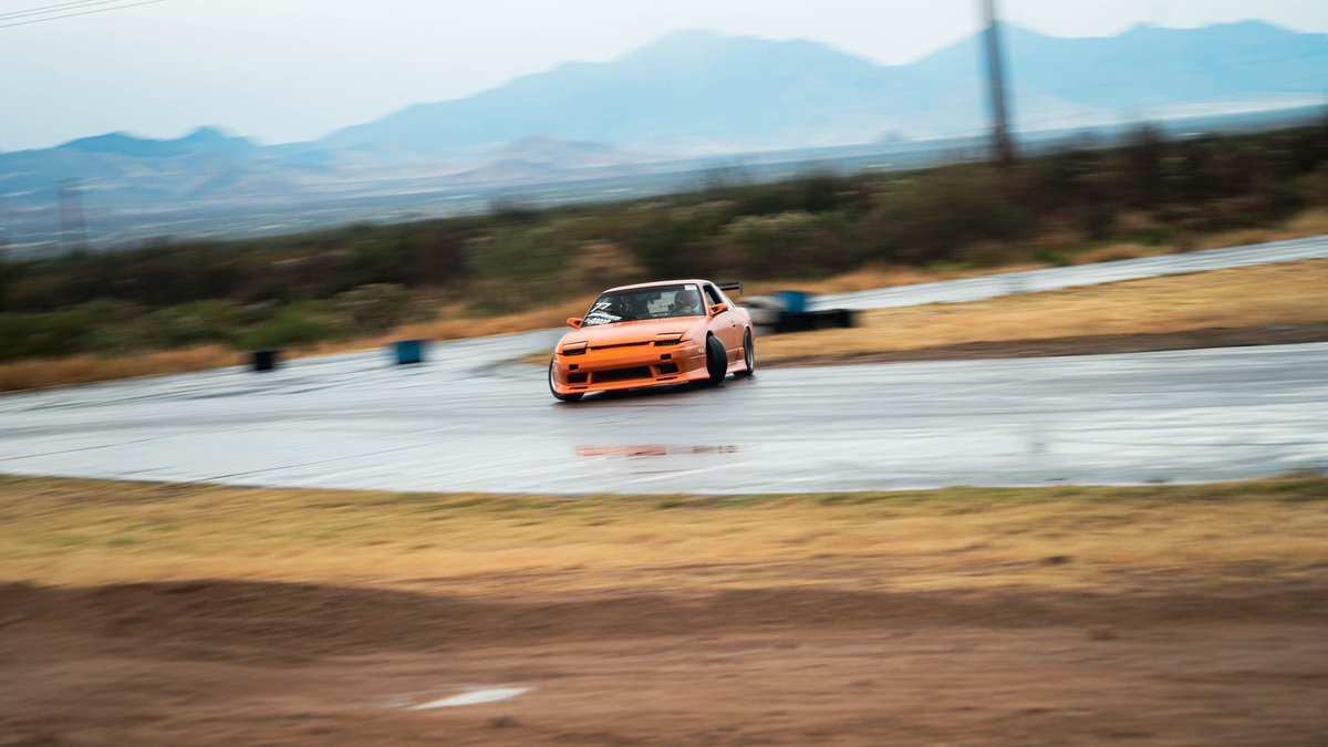 onevia47's tweet photo. painted the car orange, drove my first comp n crashed it all in three amazing days<333 https://t.co/FCnUFFPnxs